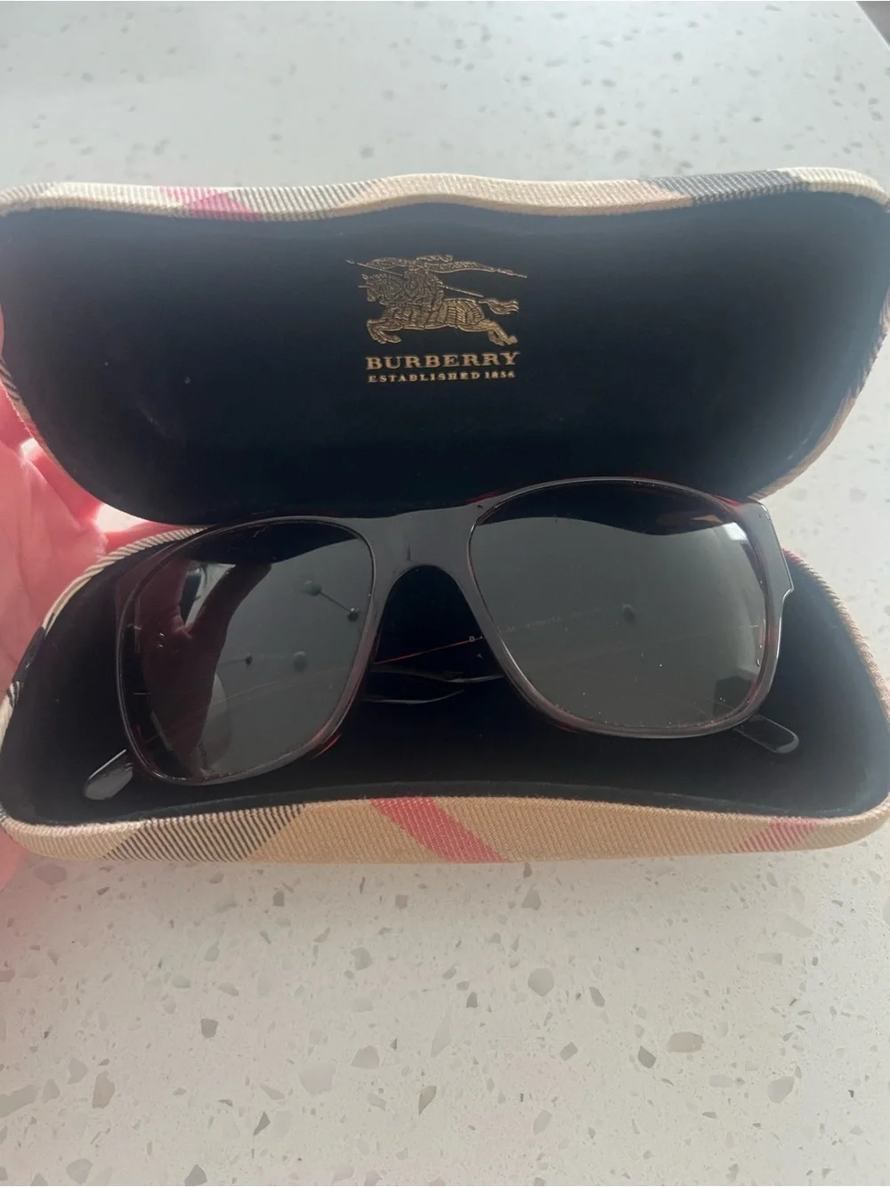 Burberry women sunglasses